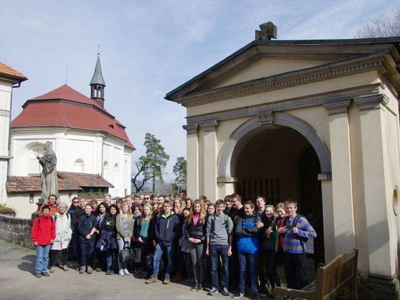 Studenti z Goslaru u lodžie.