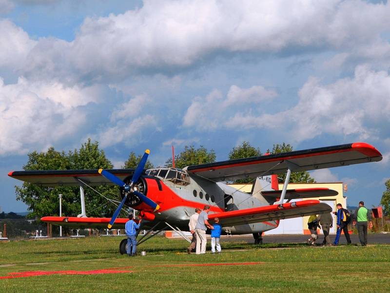 „Andula“ s parašutisty pilně létala