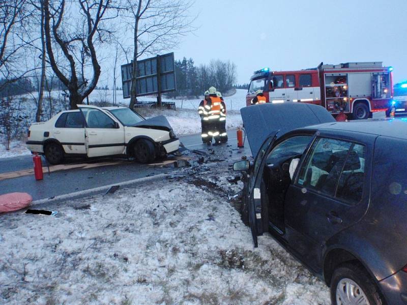 Střet dvou automobilů u Vidochova.