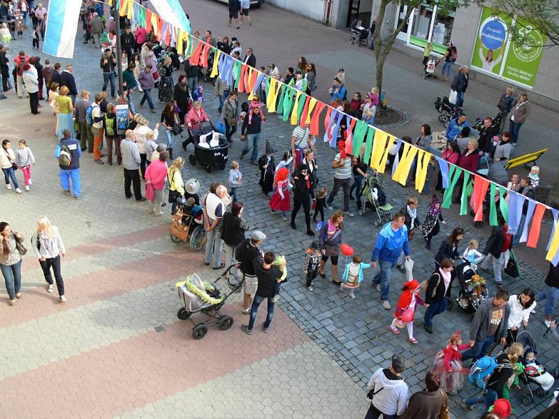 Zahajovací průvod festivalu Jičín - město pohádky.