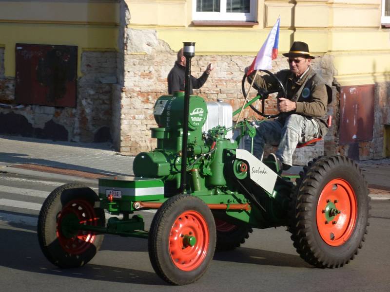 Návrat traktorů Svoboda do Mladé Boleslavi.