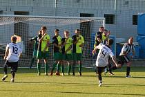 Nejen krajský přebor (snímek z duelu Hořice vs. Rychnov) nabízí pro diváky zajímavé zápasy.