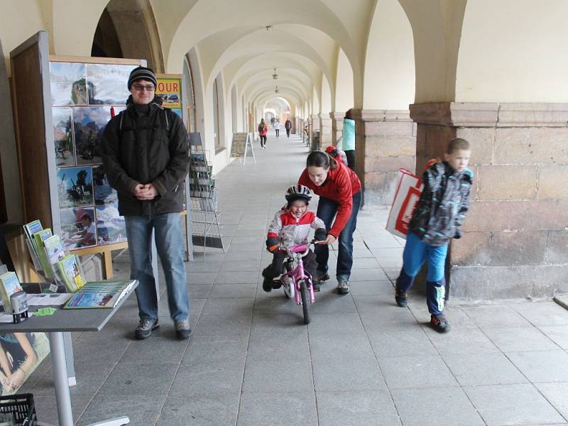 Tradiční Putování Českým rájem - pochod za Rumcajsem.