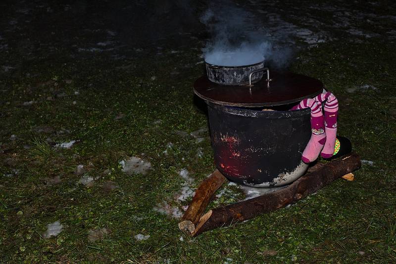 V Lukavci se konal čertovský rej s divadelním představením, Mikulášskou hrou, zpíváním, básničkami, nadílkou a čertovskou diskotékou. Nechyběla ani světelná show.