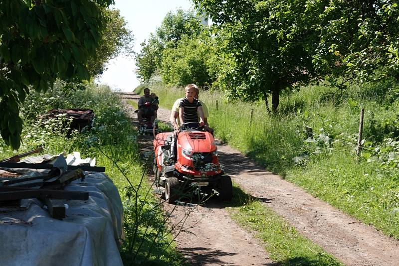 Stanislav Nýdrle z Úlibic u Jičína se věnuje chovu jelenů, muflonů a laní.