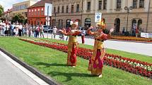 Indonéský folklor v podání členů skupiny Cakrawala.