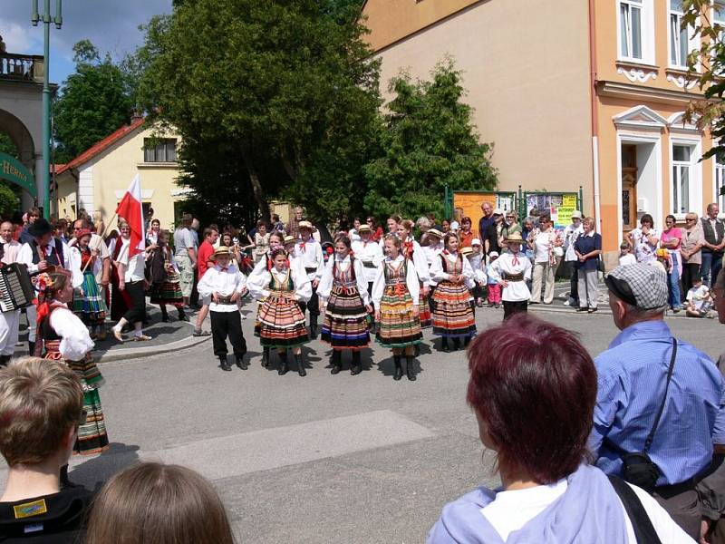 Bělohradské slavnosti písní a tanců.