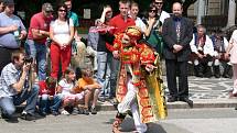 Indonéský folklor v podání členů skupiny Cakrawala.