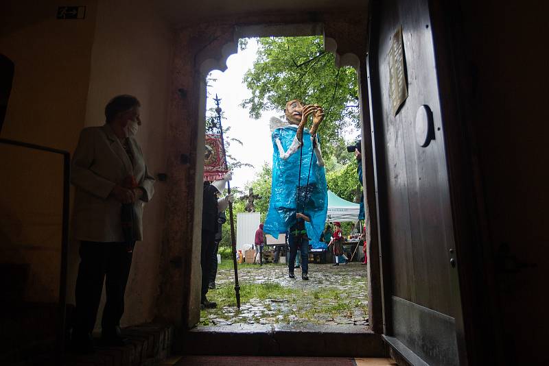 Tradiční průvod krojovaných jihlavských havířů ke Kostelu svatého Jana Křtitele v Jihlavě.