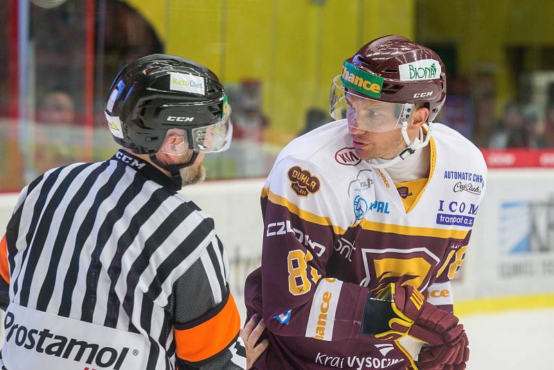 První zápas play off mezi HC Dukla Jihlava a HC Stadion Litoměřice.