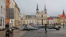 Pád střechy Muzea Vysočiny se naštěstí odešel bez zranění.