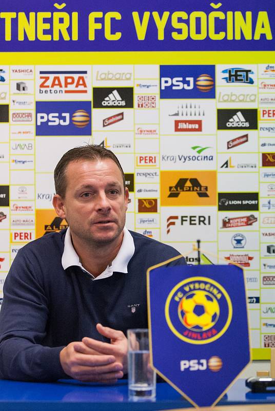 Tisková konference s novým hlavním trenérem FC Vysočina Martinem Svědíkem.