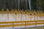 Symbolický hřbitov obětí dálnice D1 na 110. kilometru u Pávova.