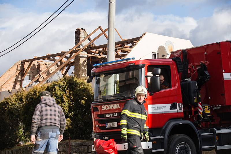 Vichřice Sabine poškodila 10. února 2020 několik střech v Rohozné na Jihlavsku.