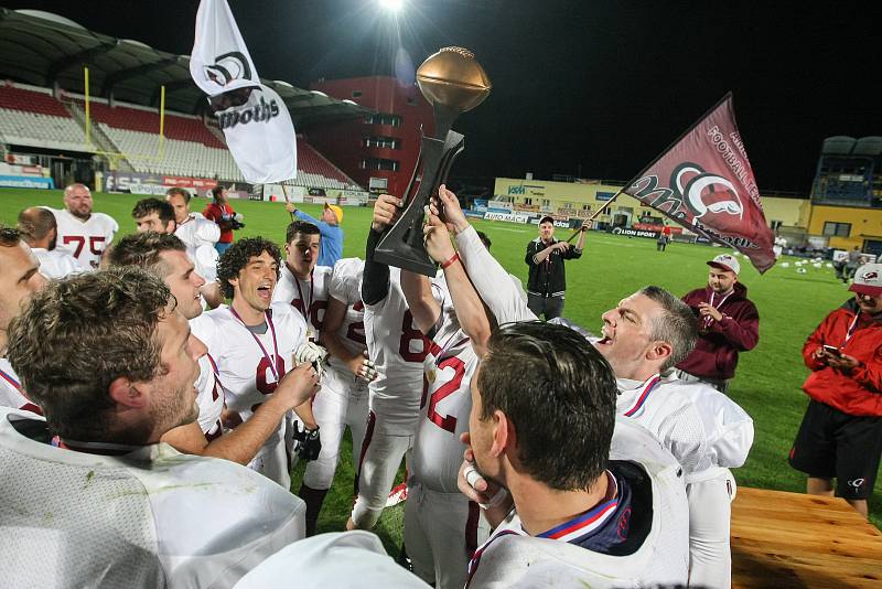 Souboj o titul vítěze 3.ligy amerického fotbalu a Bitters Bronze Bowl trofej mezi Vysočina Gladiators a Přerov Mammoths.