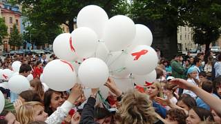 Boj s AIDS: z náměstí vylétly stovky balonků - Žďárský deník