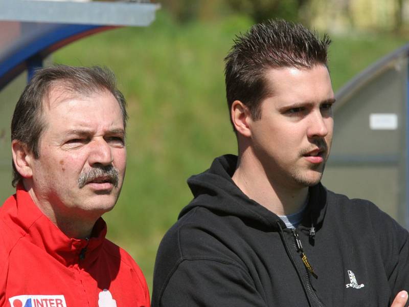 Petr Svoboda (vpravo) se po osmi letech vrací do jihlavského hokeje, stal se asistentem trenéra prvoligové Dukly. 
