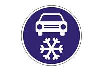 Na silnicích Vysočiny se řidiči začnou setkávat při nepříznivém počasí s novými značkami Zimní výbava. 
