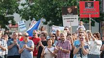 Na Masarykově náměstí v Jihlavě se 5. června sešli lidé na demonstraci proti premiérovi Andreji Babišovi a chystané vládě s podporou komunistů.