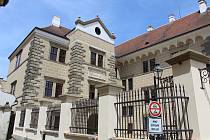 Na zámku v Telči se stále pracuje, termín otevření 27. července je však neměnný.