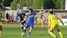 V závěrečném kole letošního ročníku FORTUNA:NÁRODNÍ LIGY přivezli fotbalisté Jihlavy (v modrém) z Varnsdorfu bod za remízu 0:0.