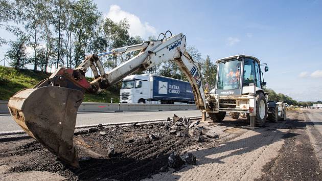 Rekonstrukce dálnice D1 mezi Humpolcem a Koberovicemi.