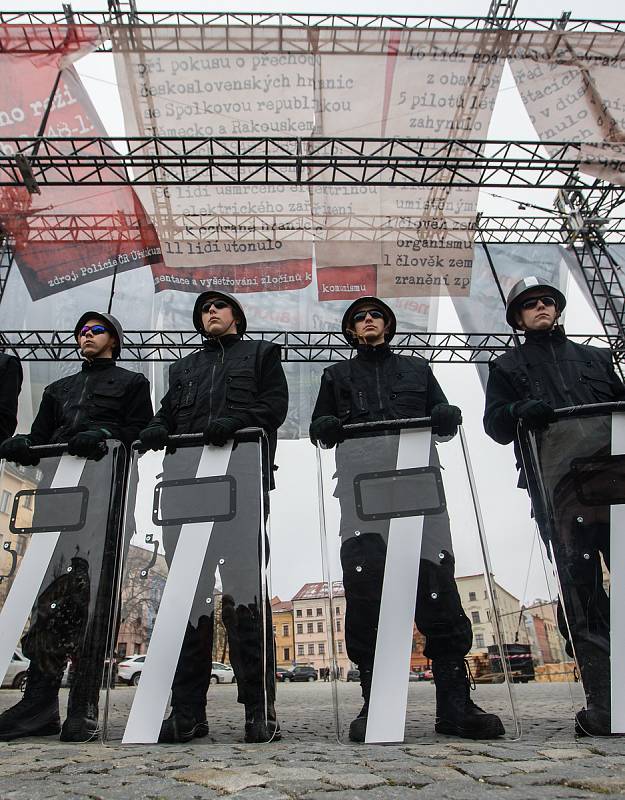 Připomínka třiceti let od sametové revoluce v přilehlých ulicích Masarykova náměstí v Jihlavě.