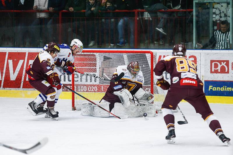 Utkání 53. kola Chance ligy mezi SK Horácká Slavia Třebíč a HC Dukla Jihlava.