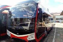 Sedm parciálních trolejbusů Škoda 32 Tr by mělo už od září jezdit i v Jihlavě.