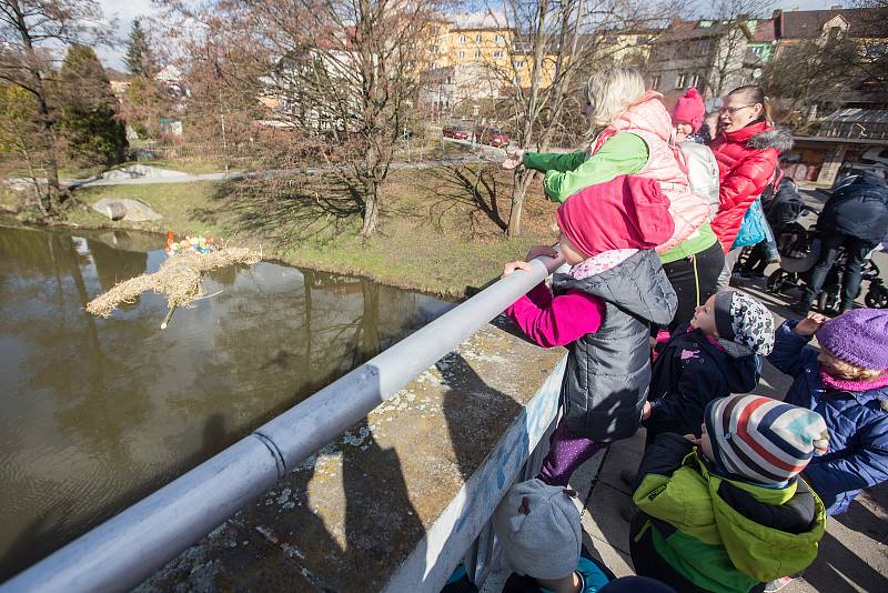 Vynášení Morany symbolizuje konec zimy v Havlíčkově Brodě.