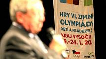 V jihlavském Horáckém divadle předávaly olympijské medailistky ocenění úspěšným reprezentantům Kraje Vysočina na 6. zimní olympiádě dětí a mládeže. 