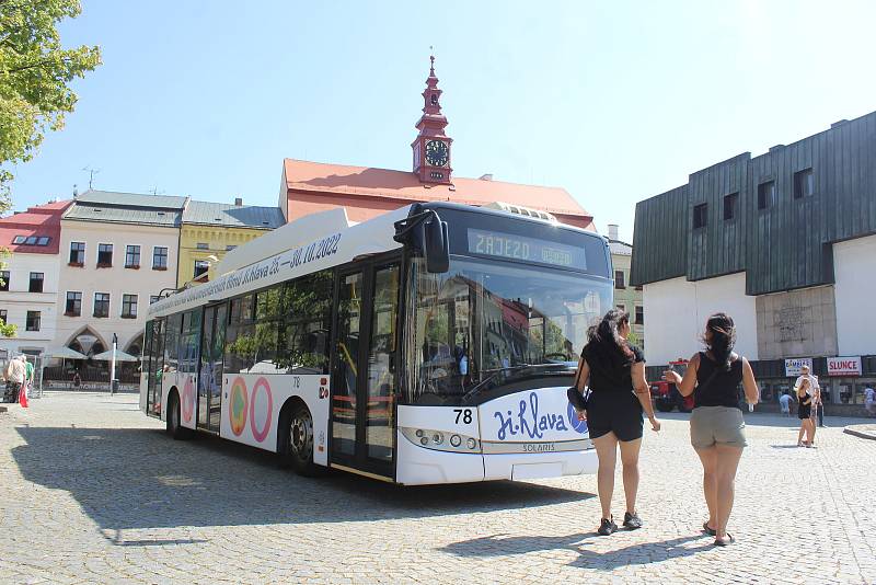 Festivalový trolejbus je po dvouleté pauze zpět, představil ho ředitel Mezinárodního festivalu dokumentárních filmů Ji.hlava Marek Hovorka.