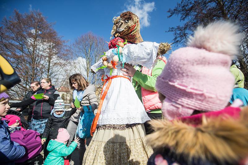 Vynášení Morany symbolizuje konec zimy v Havlíčkově Brodě.