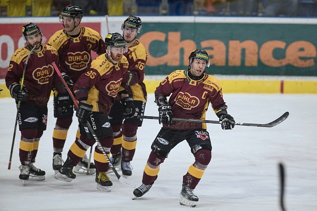 Hokejisté Třebíče padli na nájezdy, Dukla naplno bodovala na ledě Frýdku-Místku