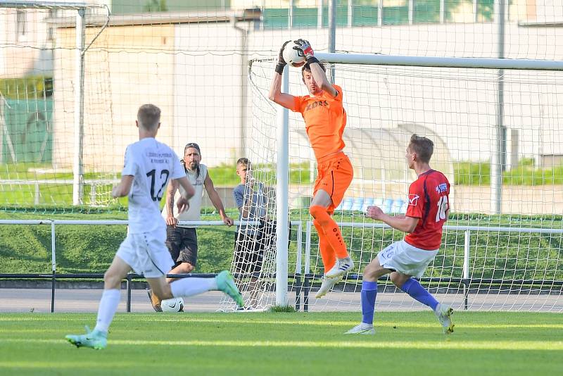 Byla to opět pořádná zápasová porce, kterou museli absolvovat divizní fotbalisté v uplynulém ročníku. Nekonečný kolotoč má nyní jen krátkou přestávku.