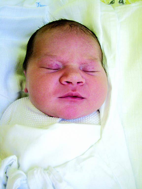 Veronika Březnová, 7. 12. 2010, 3 850 g, 49 cm, Kněžice