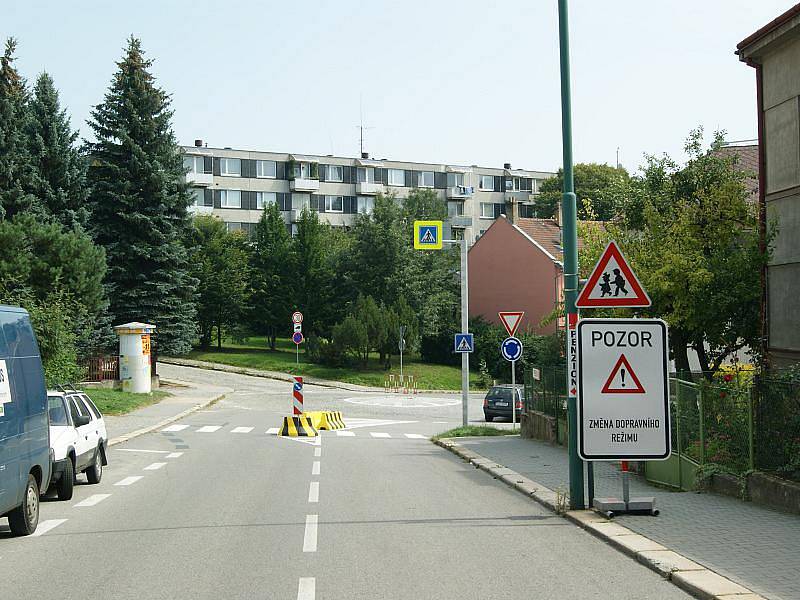 Nově upravená křižovatka v Jihlavě má být především bezpečnější.