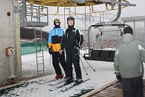 Lanovka je od prosince tahákem ski areálu v Lukách nad Jihlavou. Provoz tam ukončili 16. března.