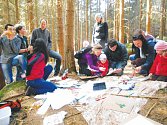 Lesní mateřská škola ve Zborné pořádá řadu akcí pro veřejnost. V neděli 19. dubna to byly oslavy Dne Země.