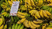 Den plný exotických chutí v jihlavském DIODu. Lidé si banány a další věci z Afriky odváželi po krabicích.