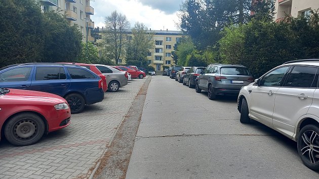 Parkování zdarma v blízkosti centra Jihlavy končí. Fibichova a Zahradní zmodrají