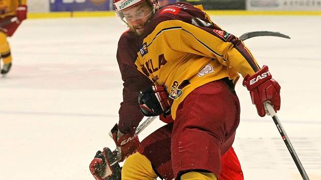 Hokejisty Dukly předehrávka 38. kola nezastihla v dobrém rozpoložení. Na severu Čech prohráli vysoko 0:5.