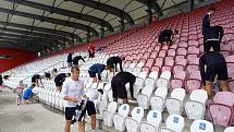 Masivní lavina kritiky se valila na vedení FC Vysočina po prvním letošním domácím ligovém utkání. Klub přislíbil nápravu, která již byla částečně vidět během utkání s Táborskem. Diváky potěšila především širší nabídka občerstvení.
