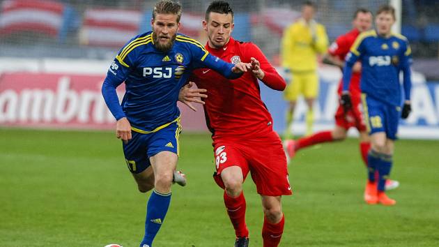 Utkání 26. kola první fotbalové ligy mezi FC Vysočina Jihlava a FC Zbrojovka Brno, 28. dubna v Jihlavě.