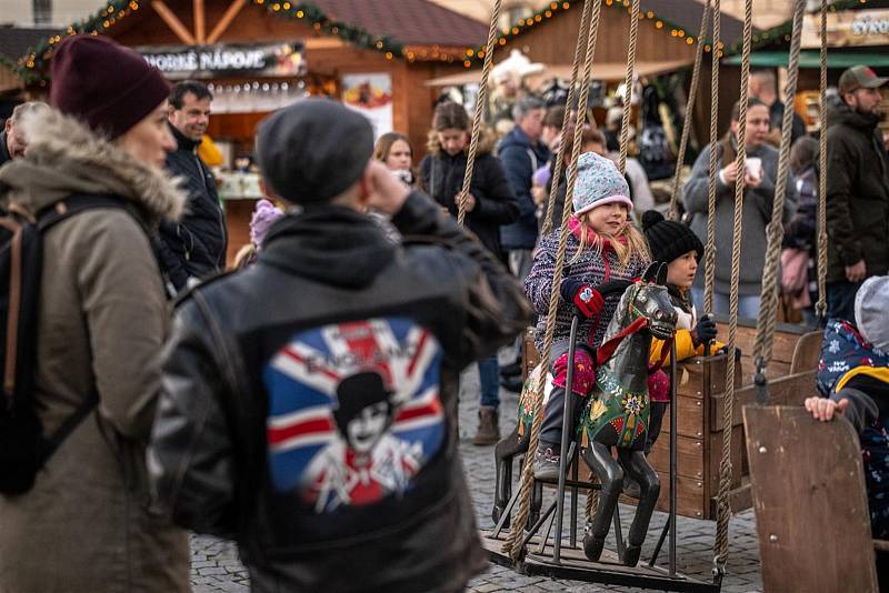 Nedělním rozsvícením vánočního stromu začal advent také v Jihlavě.