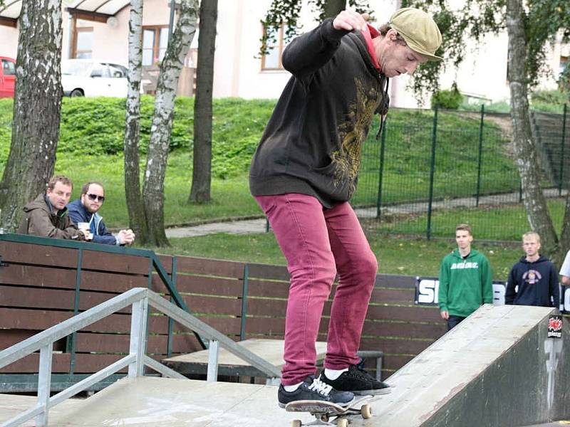 Pro vyznavače skateboardingu je prkno samozřejmostí.