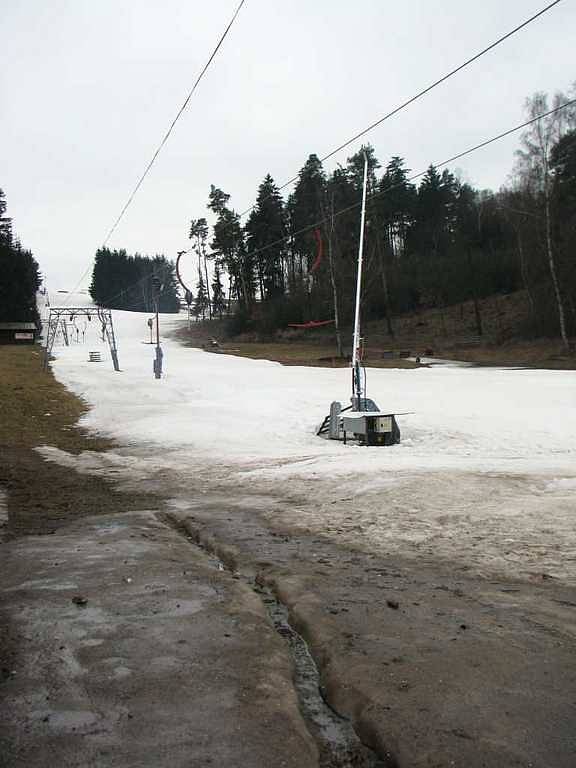 Sjezdovka v Lukách v pátek odpoledne