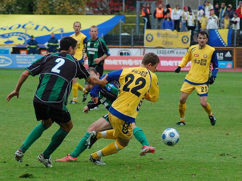 Z fotbalového utkání FK Baník Sokolov – FC Vysočina Jihlava.