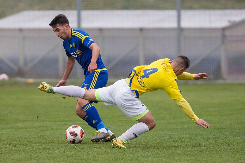 Fotbalové divizní utkání mezi FC Vysočina B a PBS Velká Bíteš.