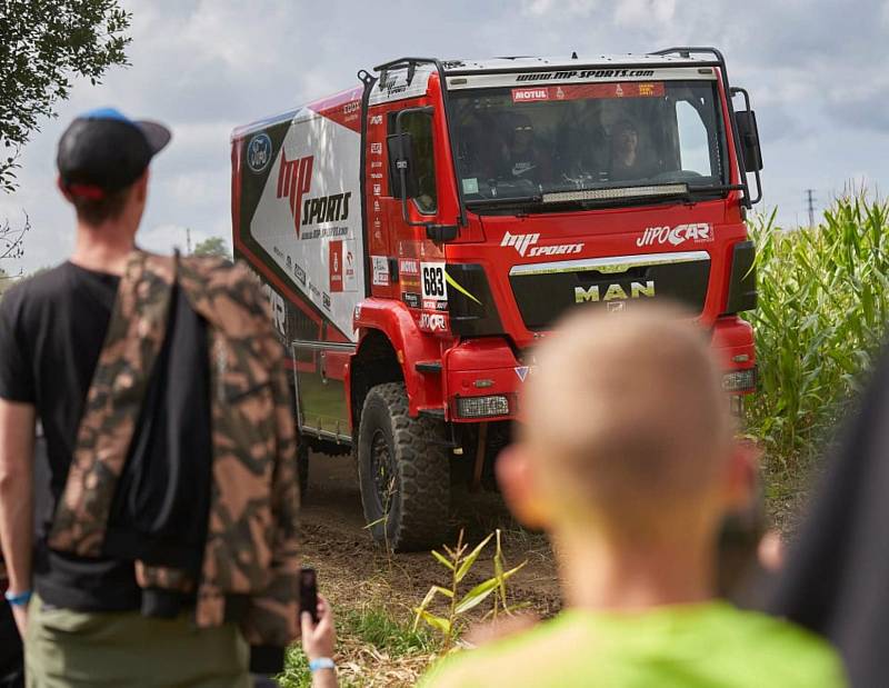 Pístovské mokřady přilákaly o uplynulém víkendu celou řadu nadšenců. Jejich auta nezůstala čistá.